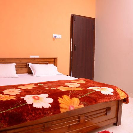 Coorg Girinivas Deluxe Homestay-Wi-Fi 马迪凯里 外观 照片